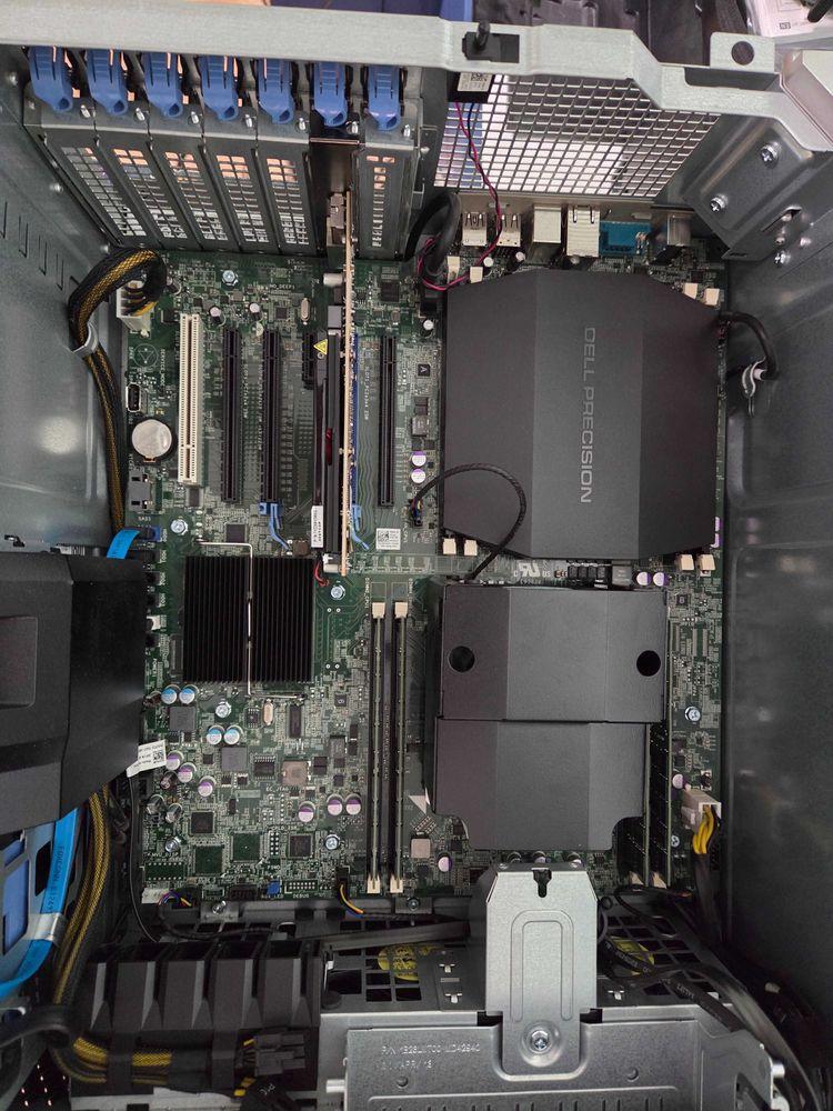 Продавам Dell Precision T5600 - Xeon 2690/64GB DDR3/500GBSSD + 1TB HDD