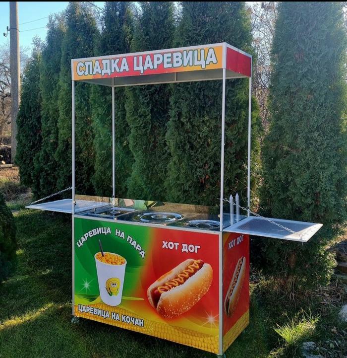 Количка за царевица на пара, царевица на кочан, хот дог