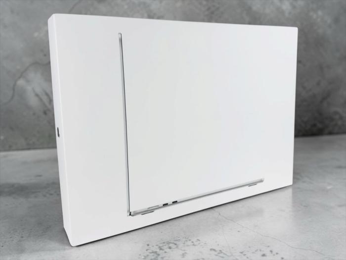 НАЛИЧЕН! Apple MacBook Air 15" M5 16RAM 1TB Silver Гаранция!