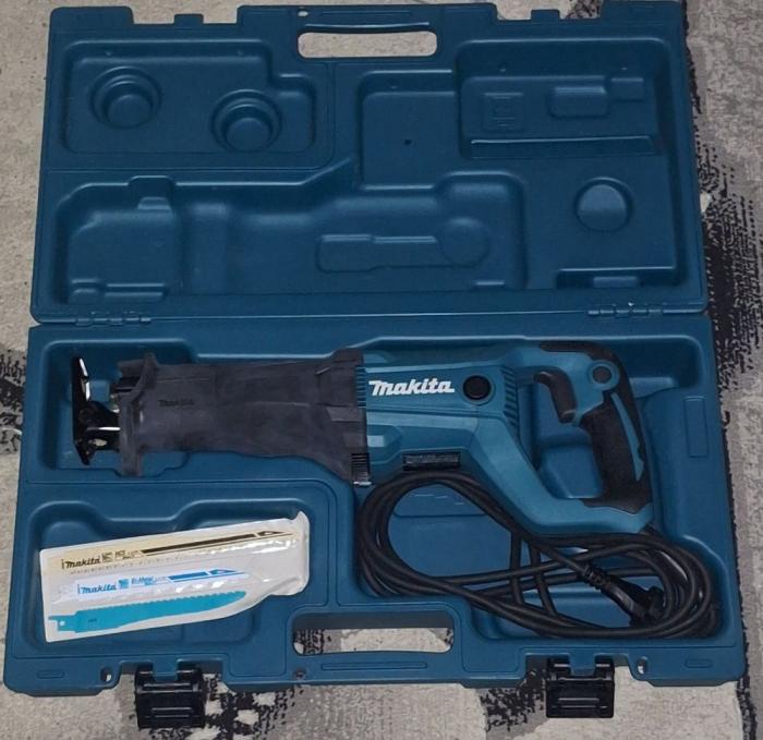 НОВ Комплект Саблен Трион Makita JR3051TK (1200W) + 3бр. Ножове в Куфар